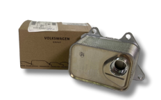 Радиатор масляный (06L117021G)