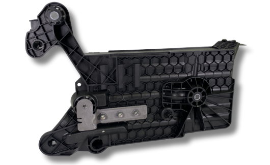 Кронштейн опора короба АКБ (5Q0915331K) 2