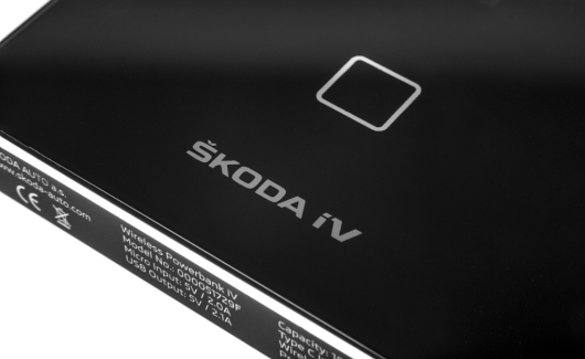 Акумулятор зовнiшнiй для мобiльних пристроїв (безпровідний) IV 10 000 mAh Škoda (000051729H) 1